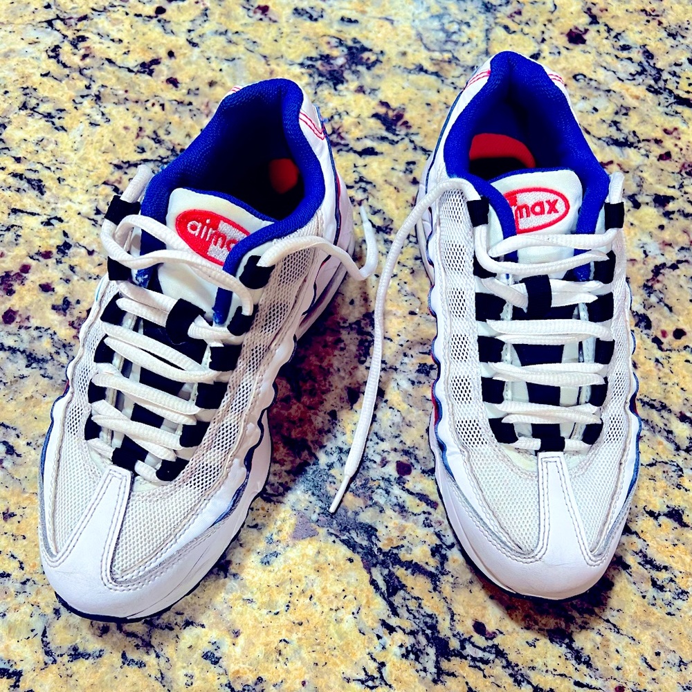 Running shoes